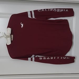 Hollister XS long sleeve maroon and white tshirt